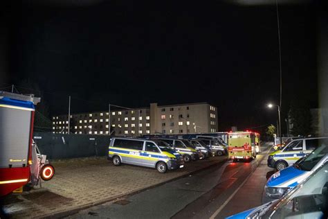 Unruhen Und Verletzte In Suhl N Chtlicher Gro Einsatz In Asyl Aufnahme