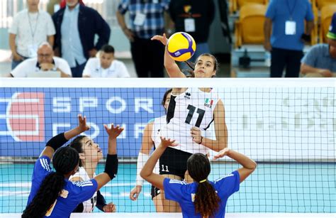 Selecci N Femenil De Voleibol De Sala Arranca Participaci N En