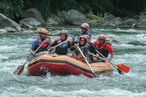 5 Spot Arung Jeram Paling Menantang Di Indonesia Berani Coba Bukareview