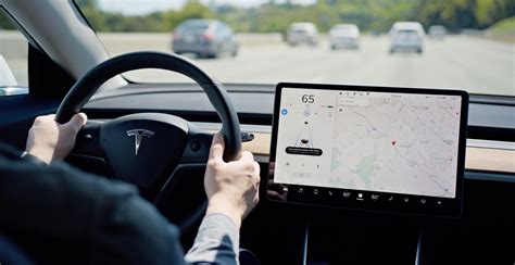 Elon Musk annuncia la guida autonoma Tesla in Early Access già nel 2019