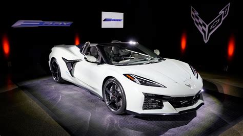 Chevrolet unveils first-ever hybrid Corvette - ABC7 New York