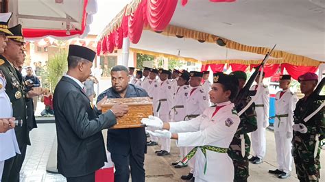 Gubernur Safanpo Bangga Pelajar Papua Selatan Terpilih Jadi Anggota