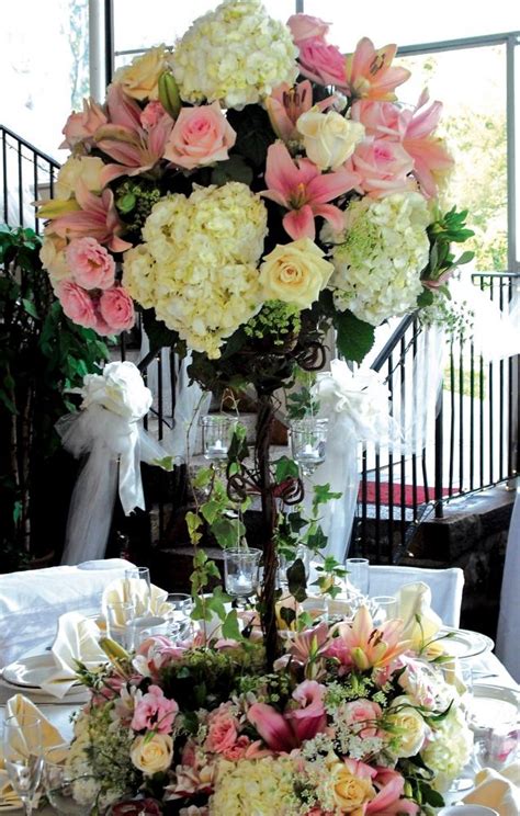 Centros De Mesa Y Arreglos Florales Con Rosas