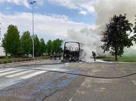 Roccafranca Pullman Va A Fuoco Passeggeri In Salvo Giornale Di Brescia