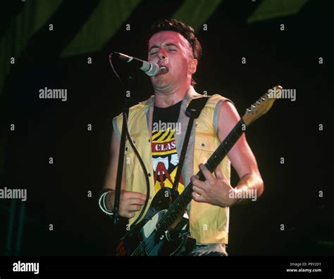 Joe strummer hi-res stock photography and images - Alamy