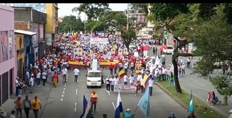 Marchas Del Día Del Trabajo En Cali Avanzan Pacíficamente Bluradio