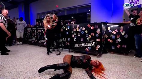 Trish Stratus Zoey Stark Atacan A Becky Lynch En Backstage Wwe Raw