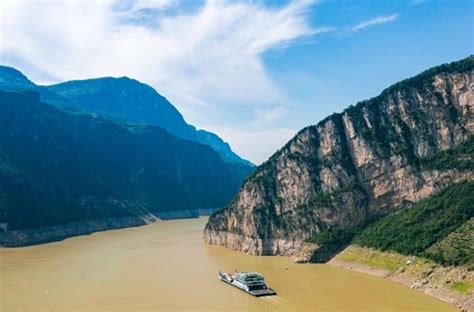 长江三峡瞿塘峡，巫峡和西陵峡三段峡谷的总称搜狗百科