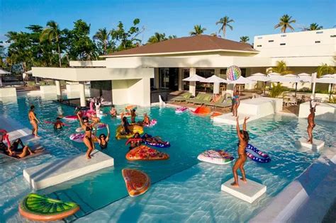 Party Hotspot S Hidden Jewel Has Nude Beach Topless Pool And