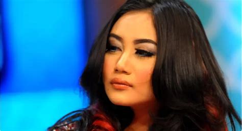 Goyangannya Tuai Protes Pamela Safitri Menangis Minta Maaf Showbiz