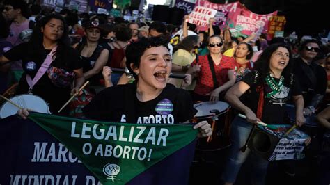 Cámara De Diputados Brasileña Debate Propuesta Para Prohibir Toda