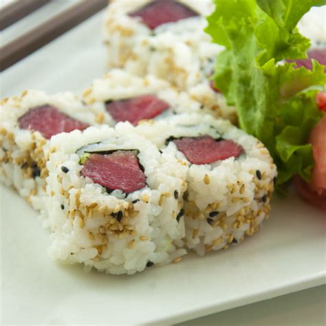 Raw Tuna Sushi Rolls - 2 Rolls (16 Pieces)