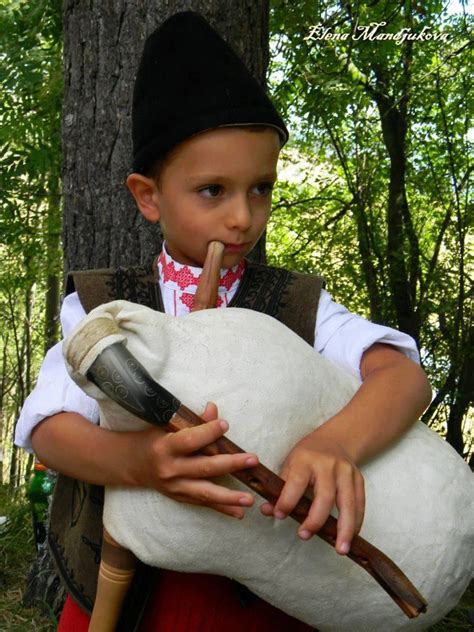 Гайда свири... Bulgarian bagpipes Danny Bhoy, Wise Animals, Scottish ...