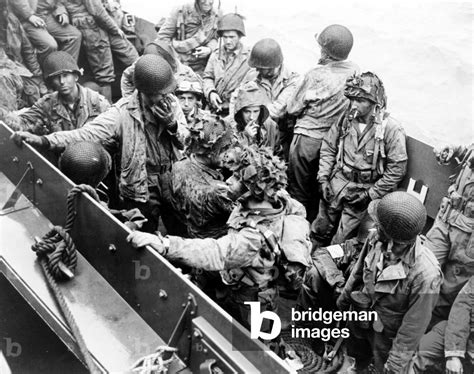 Image Of American Gliders Pilots Going Back In England After Normandy