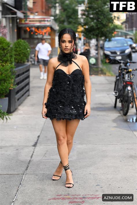 Becky G Sexy Seen Flaunting Her Hot Cleavage At The Carolina Herrera Fashion Show In New York