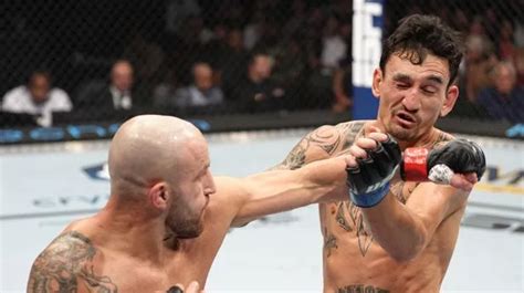 Alexander Volkanovski Beats Max Holloway For Third Time To Retain Ufc Title Mirror Online