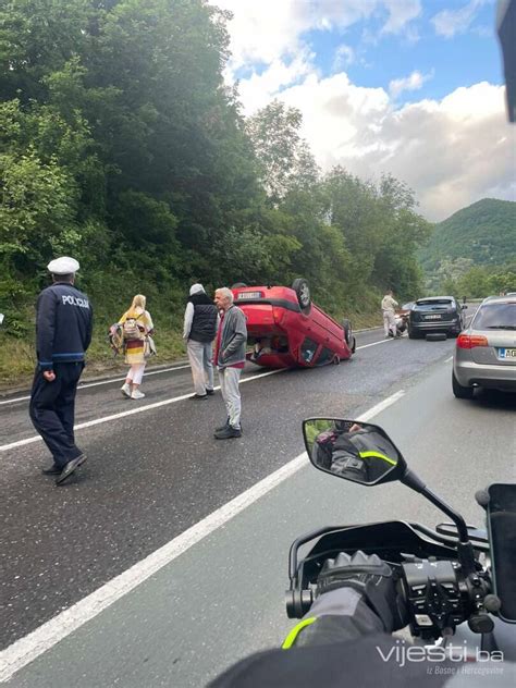 Automobil Zavr Io Na Krovu Kod Bradine