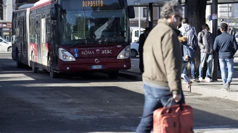 Sciopero Venerd Dicembre Mezzi Pubblici Aerei Treni Bus E