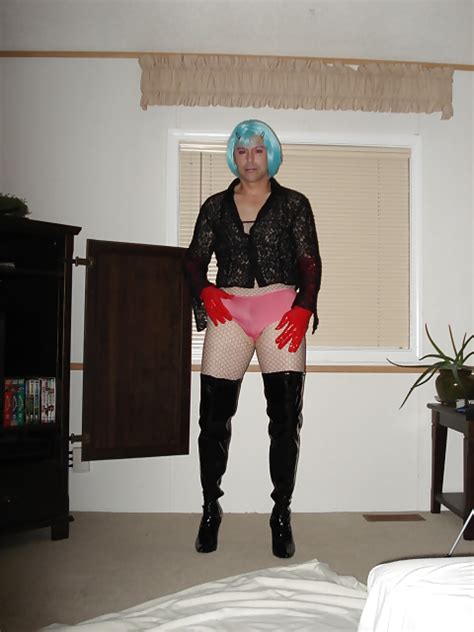 AUG TV WHORE SISSY SUXALOT POSING Porn Pictures XXX Photos