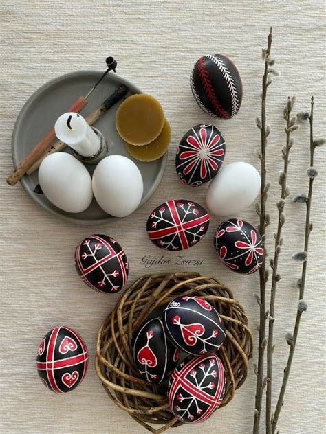 Pin By Deb Twynam On R O M A N I A Easter Egg Designs Easter Eggs