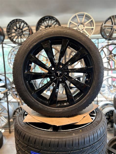 19 Turbin Goodyear Vinterhjul Tesla Model Y FINN Torget