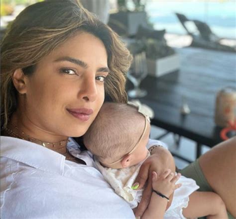 Esta Es La Primera Foto De Priyanka Chopra Jonas Y Su Hija Malti Marie