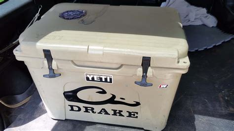 Yeti Tundra 45 Cooler Bassgrab