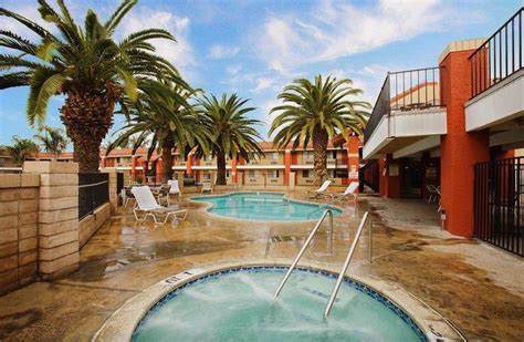 Days Inn by Wyndham Hemet | Hemet, CA Hotels