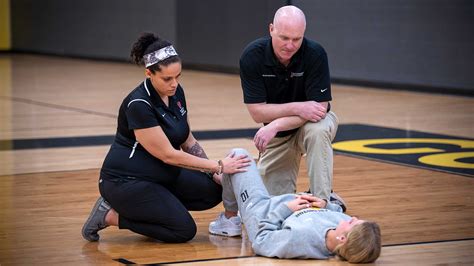 Sports Medicine Athletic Trainers Ohio State Health And Discovery