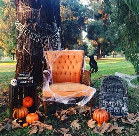 19 Halloween Photo Booth Ideas to Spook Up Your Party