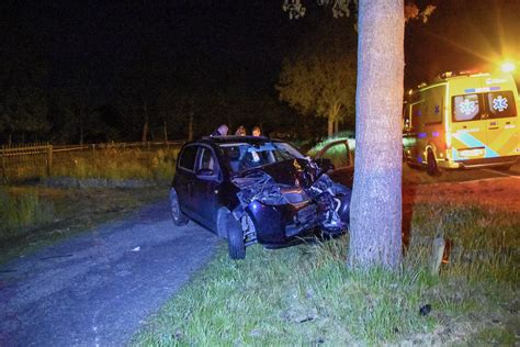 Automobilist Gewond Na Botsing Tegen Boom NoorderNieuws