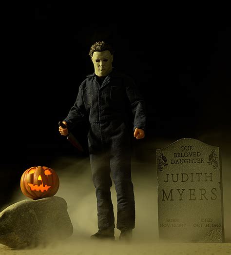 Review And Photos Of Michael Myers Halloween One 12 Collective Action