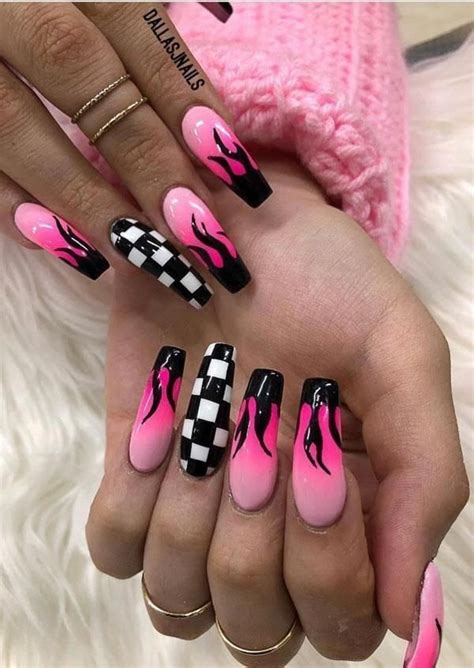 Pin By Михаела On Unghie Checkered Nails Fire Nails Fake Nails