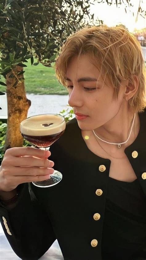 Pin Oleh Satomi Heartfilia Di Tae Di Selca Taehyung Pacar Pria