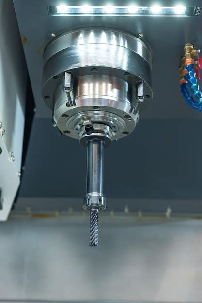 Torno Moderno M Quina Cnc Para Trabajar Metales Foto Premium