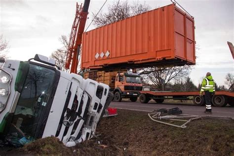 Vollsperrung Nach Unfall Auf Der B184