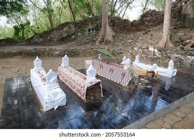 Tomb Complex Makam Ratu Malang Kelir Stock Photo 2057553164 Shutterstock