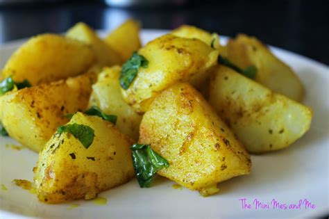 Sag Aloo - A Commonwealth Dish | The Mini Mes and Me