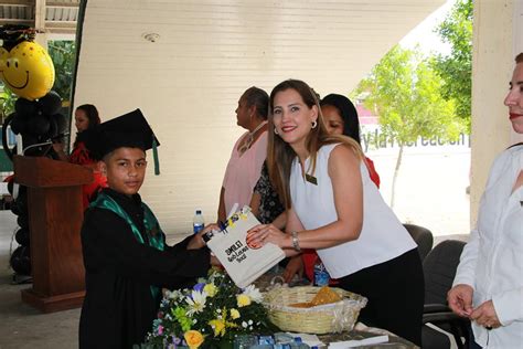 Imágenes De La Ceremonia De Graduación De La Esc Prim Lic Benito