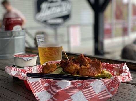 Hattie B’s Hot Chicken Nashville Midtown Nashville Roadtrippers