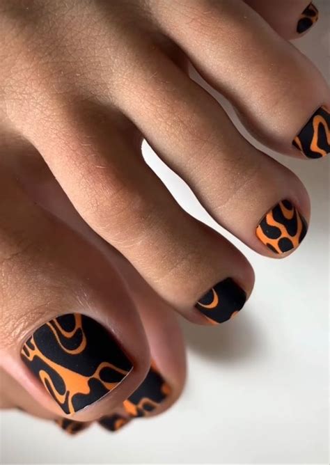 Stylish Toe Nail Designs For Fall Thepinkgoose