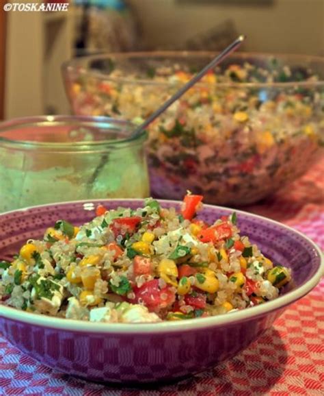 Quinoa Koriander Salat mit Ziegenkäse und Avocado Dressing Rezept