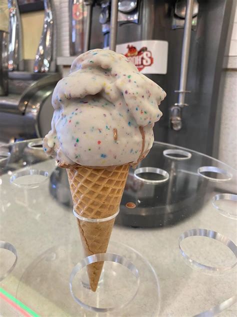 **Strohs Ice Cream Parlor: A Local Gem You Wont Want to Miss**