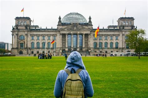<center>Berjalan Jauh di Jerman: Panduan Lengkap</center>
