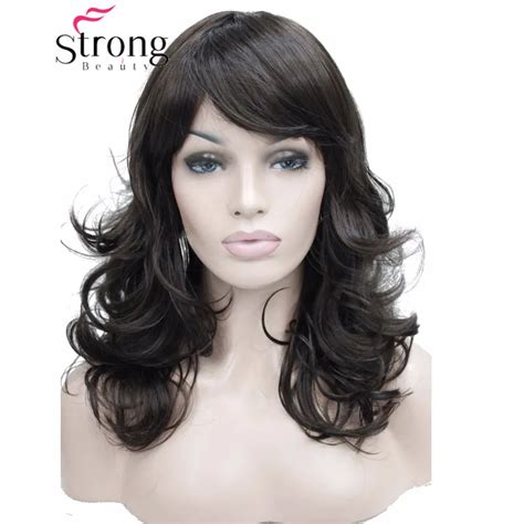 <strong>How to Rock a Shoulder Length Wavy Wig</strong>