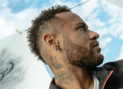 <strong>Neymar Notícias: Atualizações Quentes e Especulações sobre o Craque Brasileiro</strong>