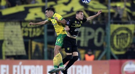 <strong>Peñarol x Defensa y Justicia: Um Duelo de Gigantes do Futebol</strong>