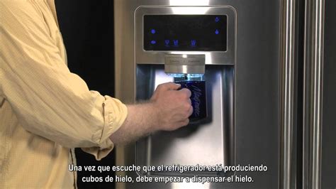 ¡El dispensador de hielo del refrigerador: tu aliado para refrescarte e inspirarte!