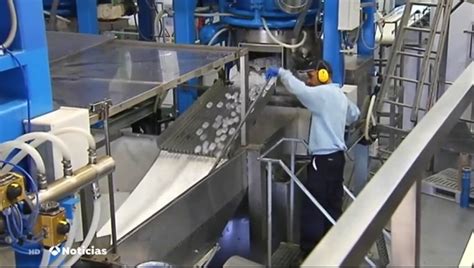 ¿Cómo funciona una fábrica de hielo en España?