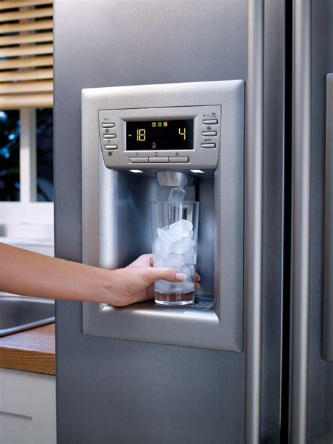 Революционный холодильник с двойным льдогенератором: шаг к роскошной жизни